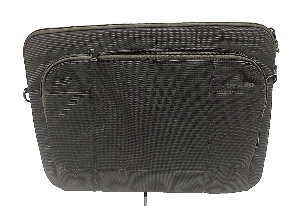 棕色啄木鸟笔记本电脑袋和包