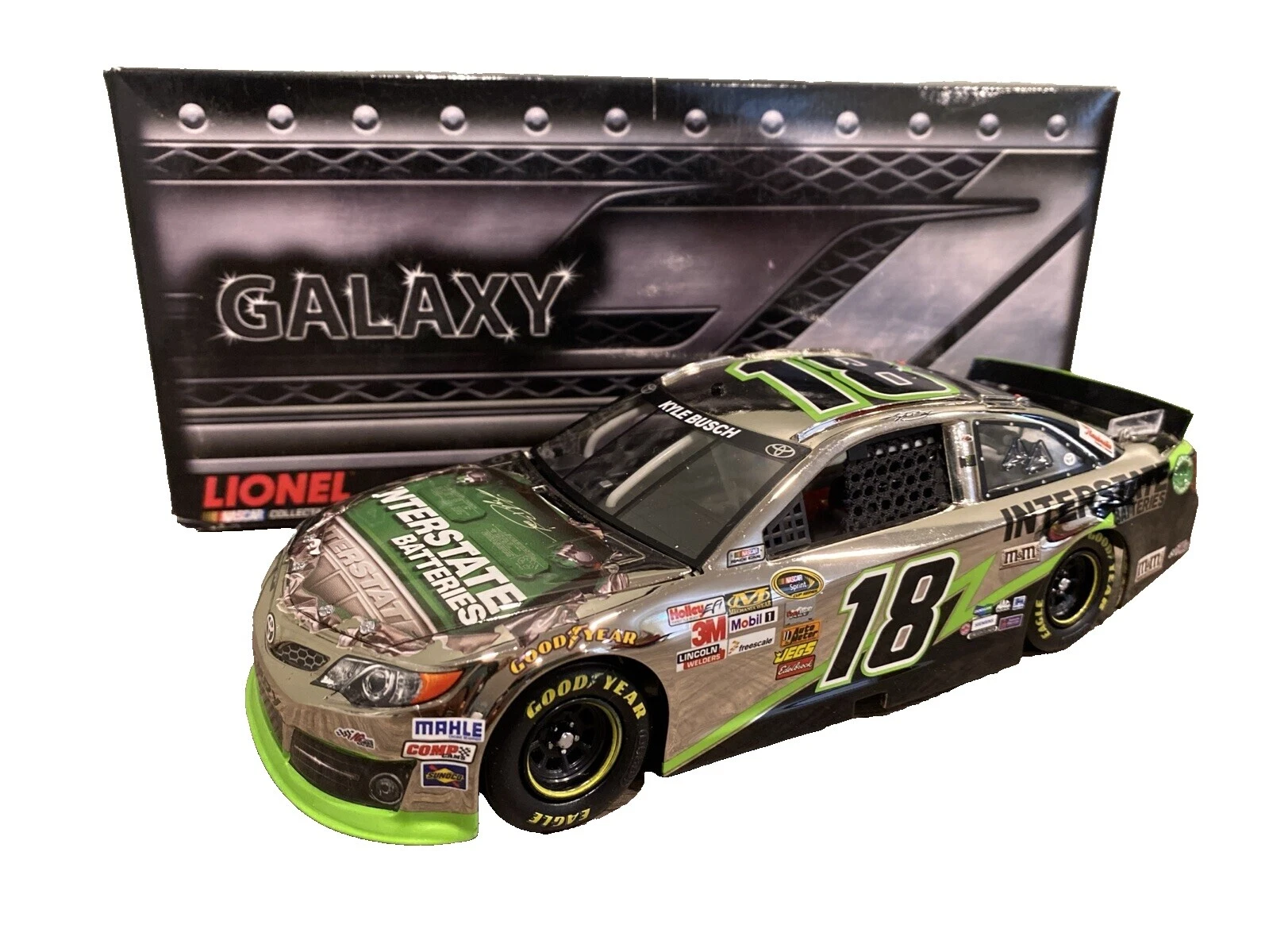 Action Kyle Busch Diecast Sport & Touring Cars 2013 Vehicle Year