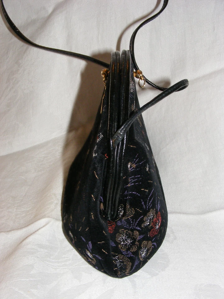 Cartera tapiz vintage Meyers negra con detalles rojos y marrones correa para el hombro EE. UU. Foto 2 de 4