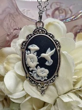 Black white Silver Heart Morning glory cameo necklace pendant Mother Daughter