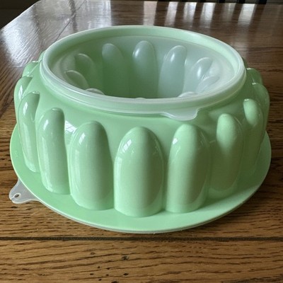 VTG Tupperware Classic 3 Piece Jello Gelatin Mold Ice Ring Mint Green #1202-2