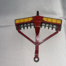 VINTAGE DINKY TOYS DISC HARROW.