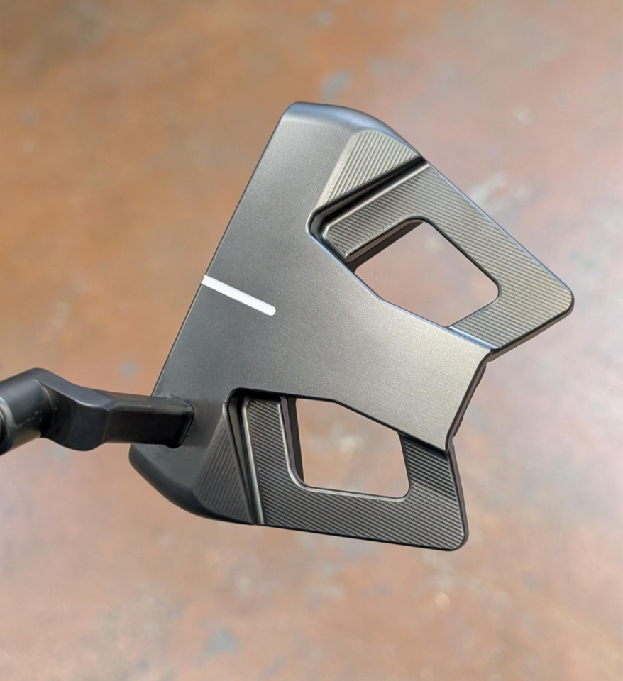 Putter Scotty Cameron Phantom noir 9,2 R édition limitée