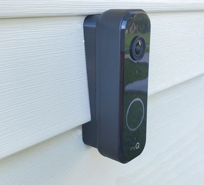 CHAMBERLAIN myQ Video Doorbell 2K 4" Vinyl Siding Mounting Wedge Adapter