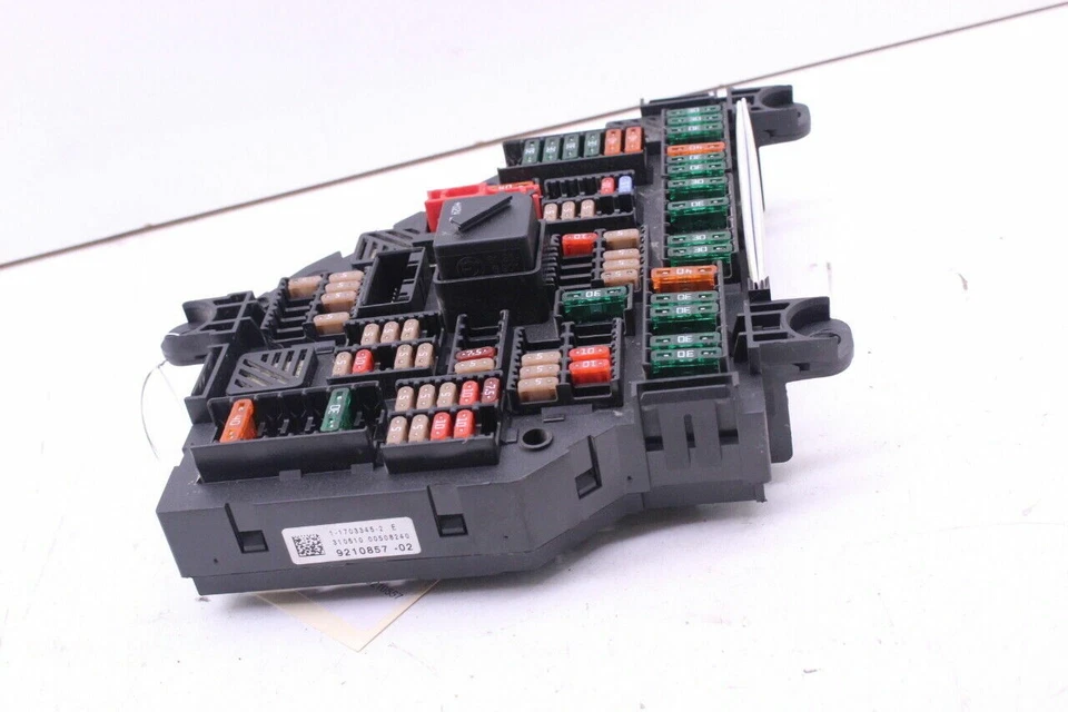 2011 BMW 750Li Fuse Relay Box Rear OEM Used - Изображение 3 из 4