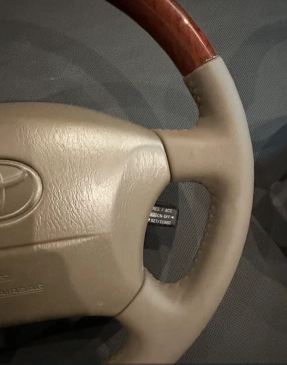 Toyota Land Cruiser 100 Series Steering Wheel Wood Grain - Image 3 of 4