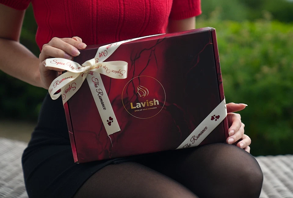 Handmade Luxury Lavish Bath bombs 12 - 120g each with 6 aromatherapy fragrances  - Image 3 of 4