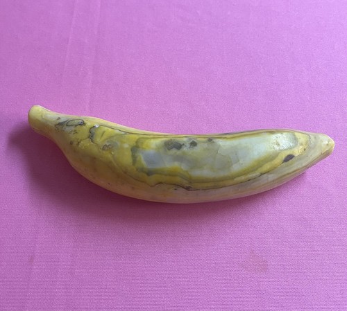 Vintage italienischer Alabaster Stein Frucht gelb Banane handgeschnitzt einzigartig schön