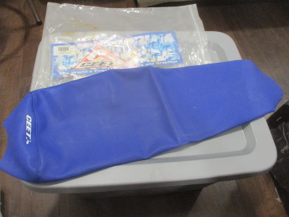 NOS Ceet Honda Blue Seat Cover 1983-1984 XR350 XR500 # XR042 - Image 2 of 4