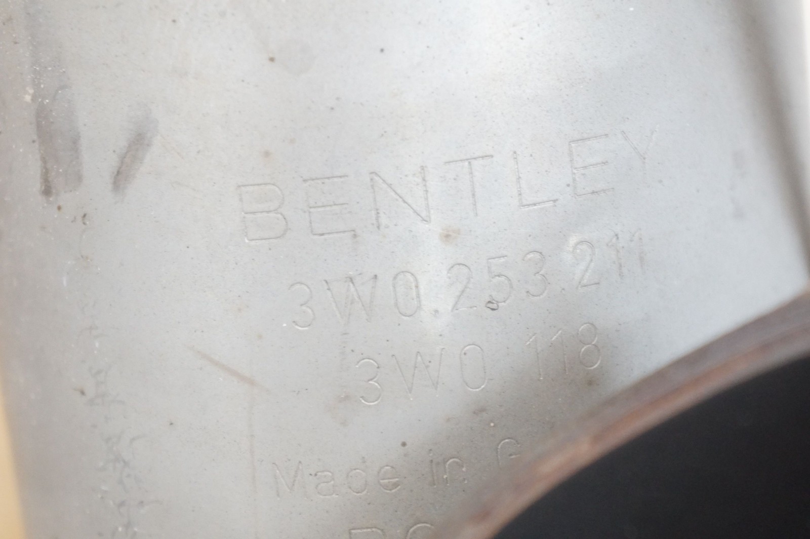 Set Rear Exhaust Muffler OEM 3W0253211 Bentley Continental Flying Spur 15 *Note*