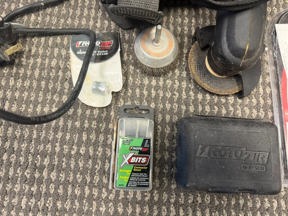 Bosch RotoZip RZ20 Spiral Saw Rotary Tool w/ Attachments, Parts And Bag - Image 3 of 4