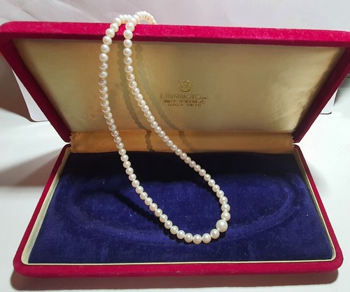 Mikimoto akoya Pearl Necklace 3.7mm-7.5mm with original box 44cm length - Picture 6 of 8