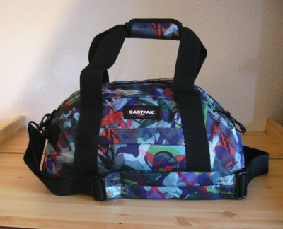 Eastpak compact Fußballsporttasche Sporttasche für die Schule sports bag