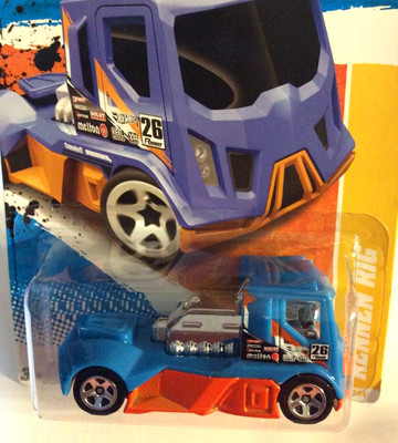 Hot Wheels Rennen Rig Blue 2011 New Models -