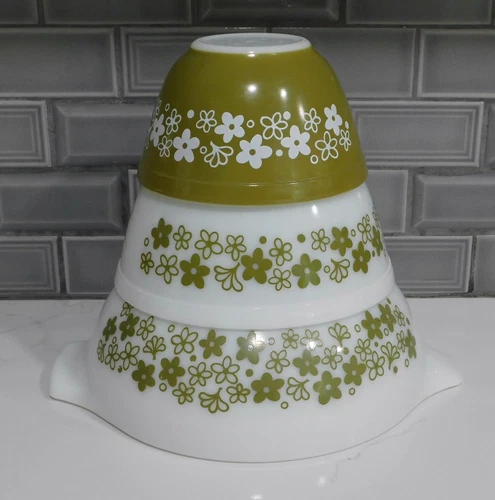 SET 3 VTG PYREX SPRING BLOSSOM CRAZY DAISY GREEN CINDERELLA NESTING BOWLS BOWL