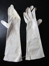 Vintage Kid Leather Eyelet Ladies Gloves Size 6.5 White Made in France Oberon