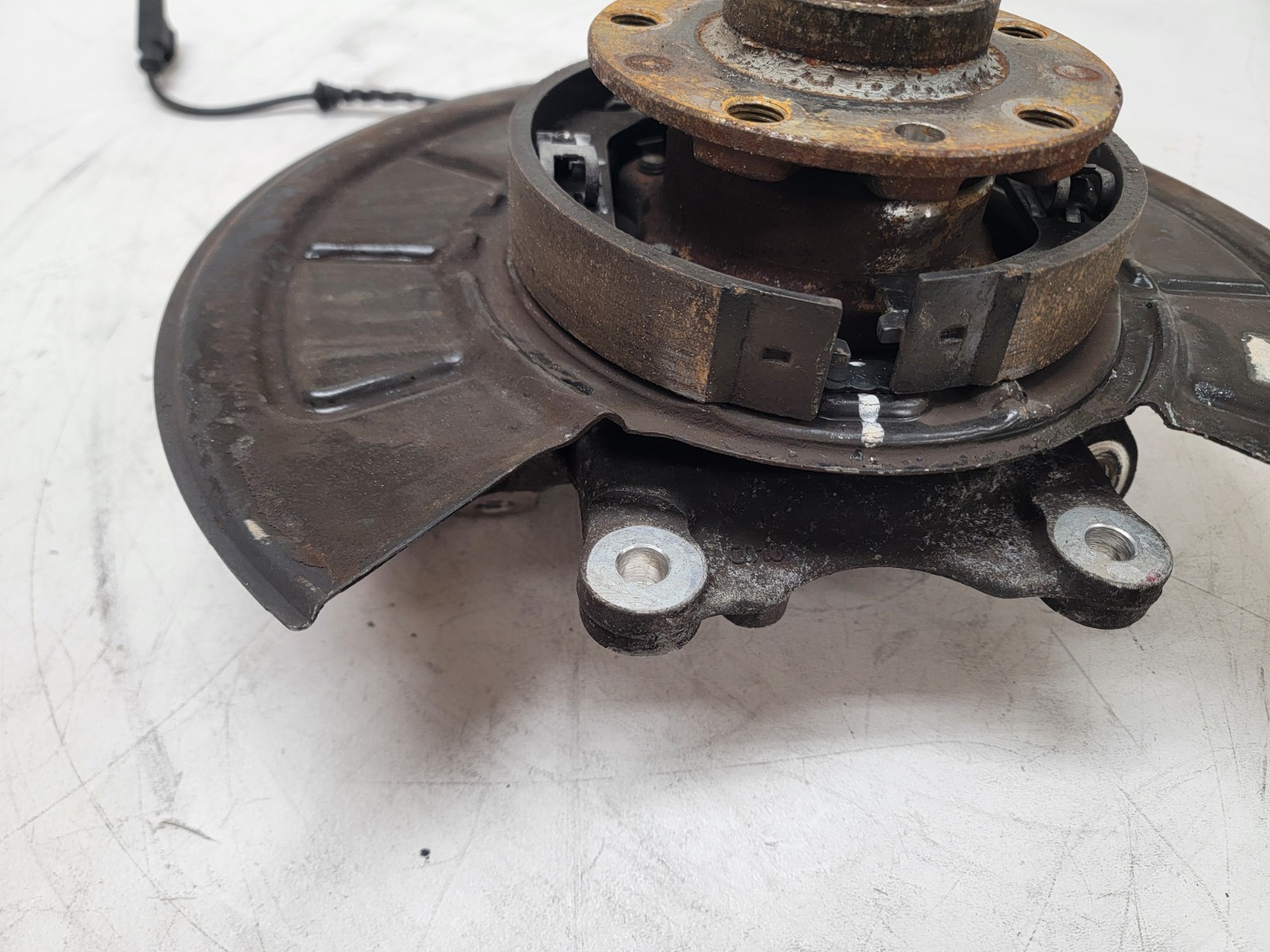 14-17 MASERATI GHIBLI M157 SQ4 AWD REAR LEFT SIDE SPINDLE KNUCKLE WHEEL HUB