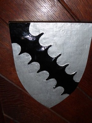 Foto 6x4 St Swithun, East Grinstead: Wappenschild (44) um 2017
