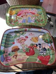 Set of 2 Vintage metal TV trays featuring Strawberry Shortcake from 2003