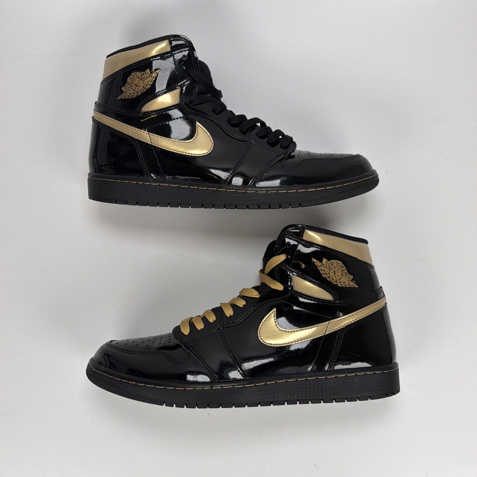 Size 13 - Air Jordan 1 Retro OG Black Metallic Gold thumbnail 2
