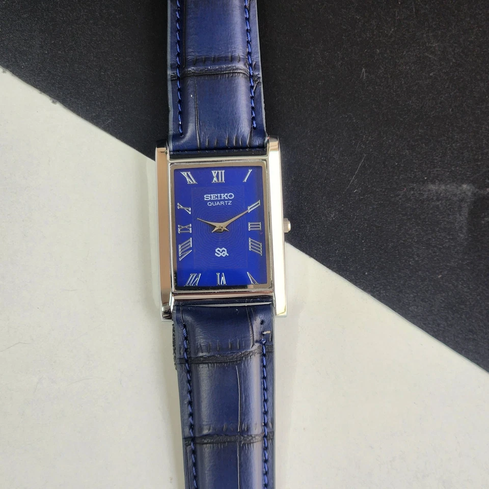 Vintage Seiko Slim Quartz Blue Face Gentlemen's Wrist Watch - FREE SHIPPING - Image 2 of 4