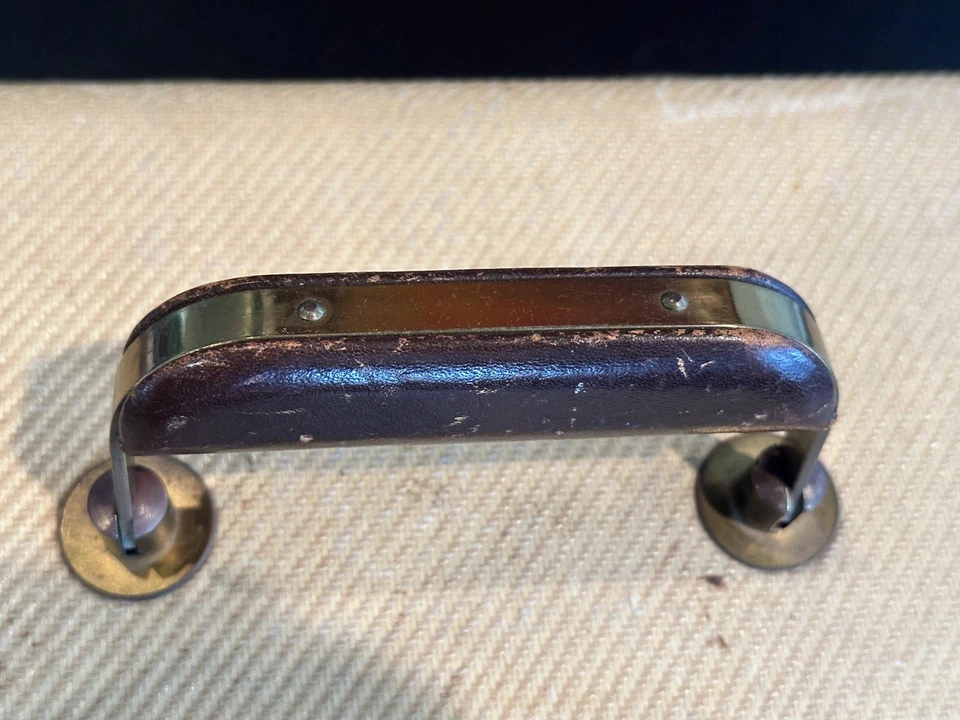 Vintage Luggage Train Travel Small Suitcase 40-50’s - Retro and needs some TLC - Image 4 of 4