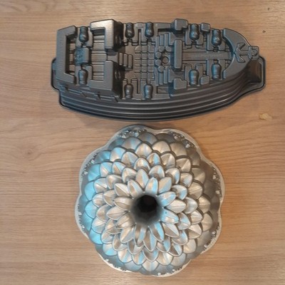 Nordic Ware Piratenschiff & Chrysantheme Konvolut Kochgeschirr - GEBRAUCHT