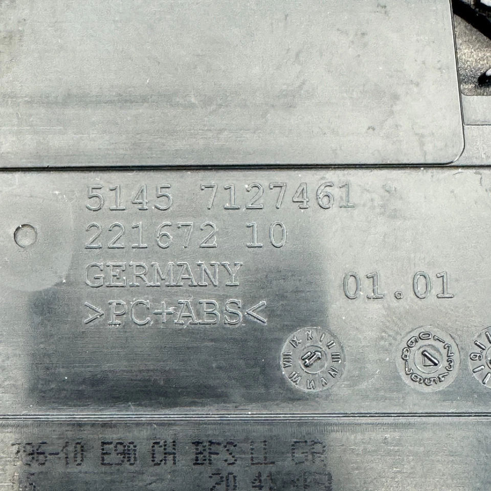 BMW 325i E90 2006-2011 consola delantera portavasos OEM 7127461 Foto 2 de 4