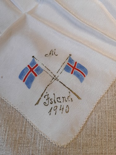 White handkerchief Icelandic flags inscription Ísland 1940 British Invasion - Picture 2 of 3