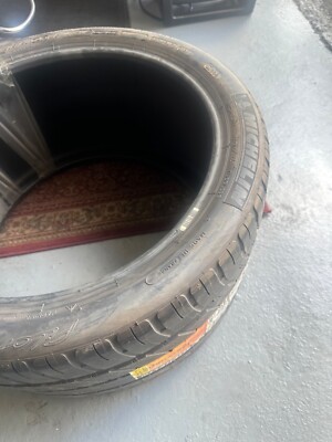 Michelin Pilot Super Sport 305/35R19 Tire