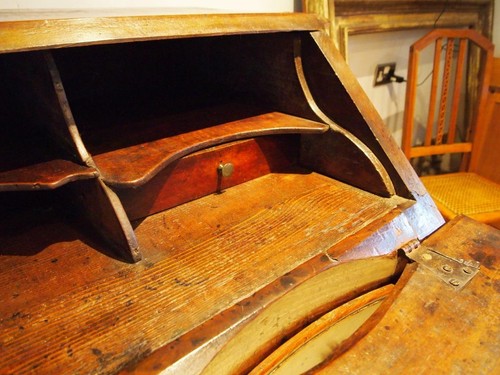 Bureau French stunning Walnut desk 18th century c1740 - Picture 10 of 12