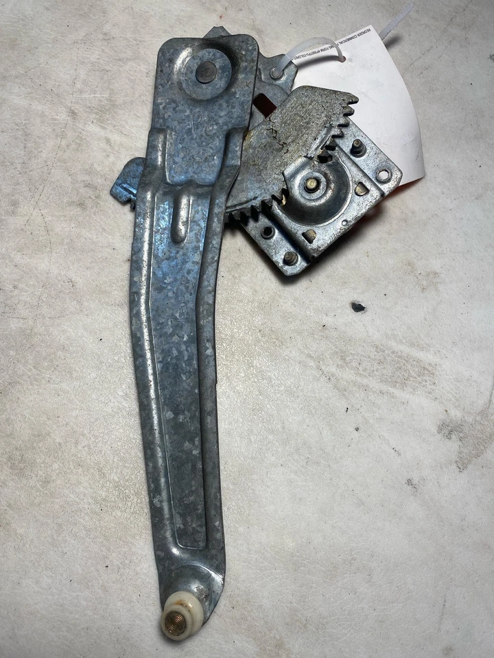 Ford Escort LX 1991-2002 puerta trasera regulador ventana pasajero derecho manual diestro Foto 3 de 4