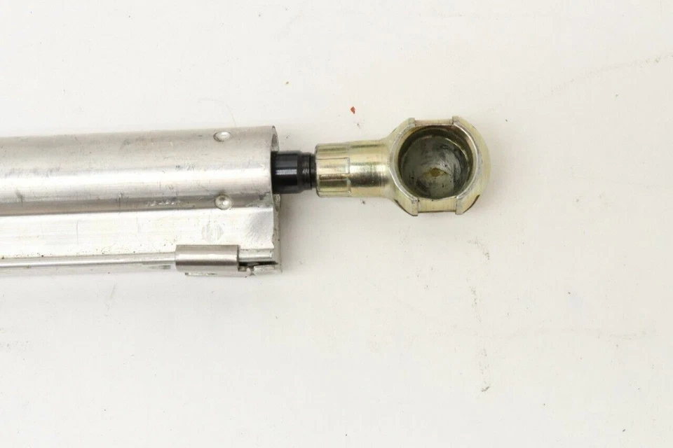 BMW 650i E64 2006-2010 convertible cubierta superior cilindros de amortiguador hidráulicos OEM usados Foto 3 de 4