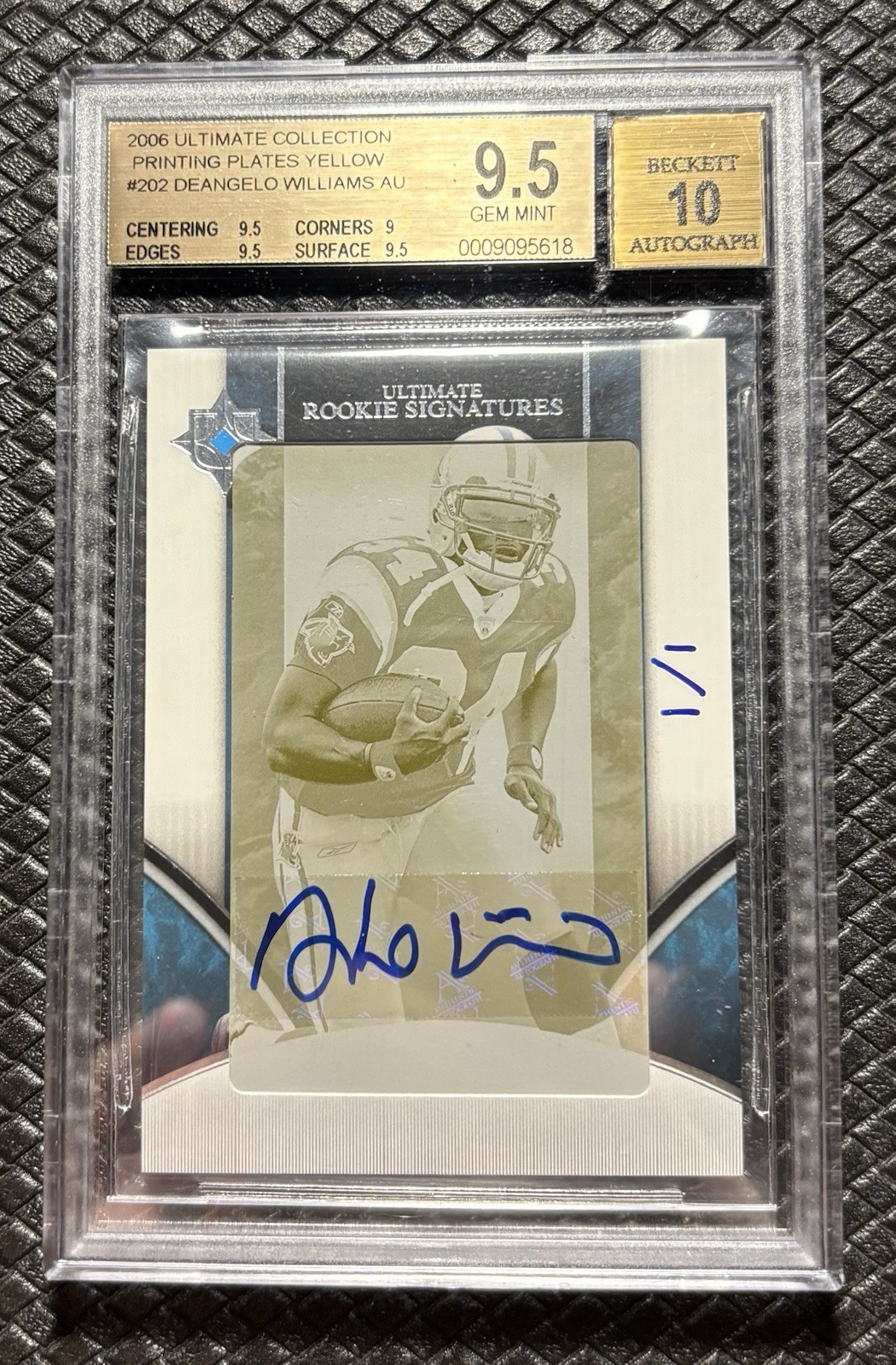 DeAngelo Williams Ultimate Collection #202 Autograph