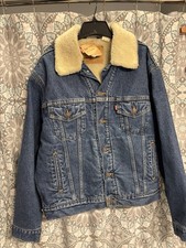 NWT LEVIS Vintage Trucker Sherpa Lined Denim Jacket 70520 Men  s Sz Med