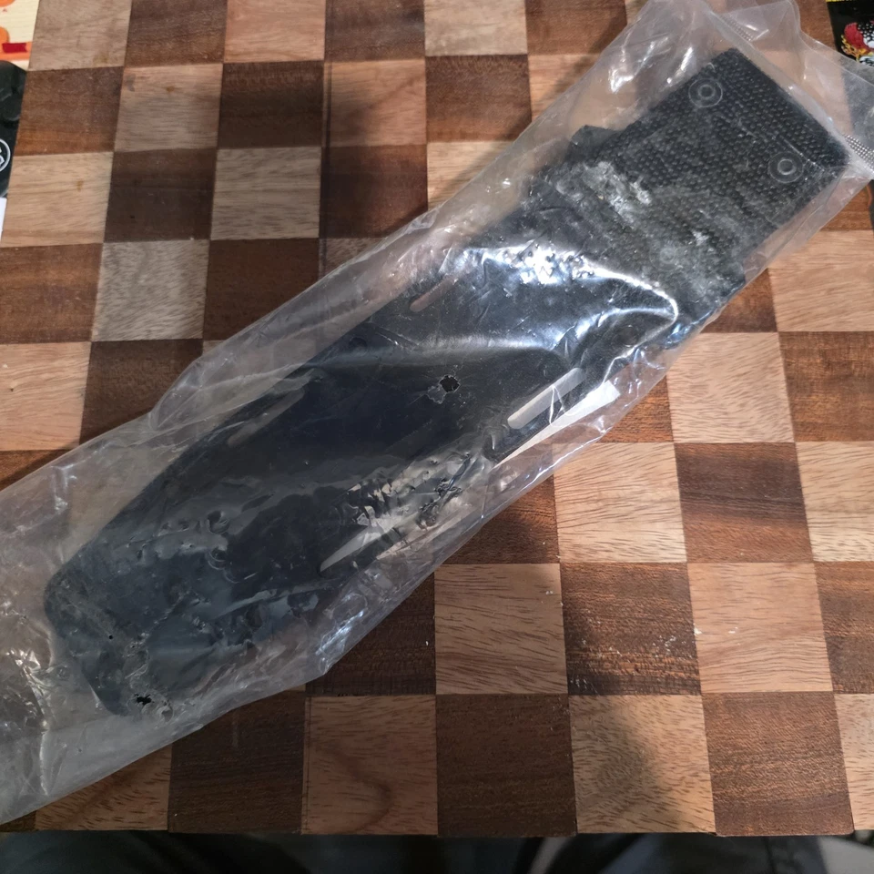 Funda rígida Ka-Bar para cuchillos de hoja fija de 7" compatible con Molle negro [204] Foto 2 de 4