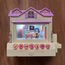 Pixel Chix Cottage House Yellow Pink Roof Mattel 2005 SPANISH