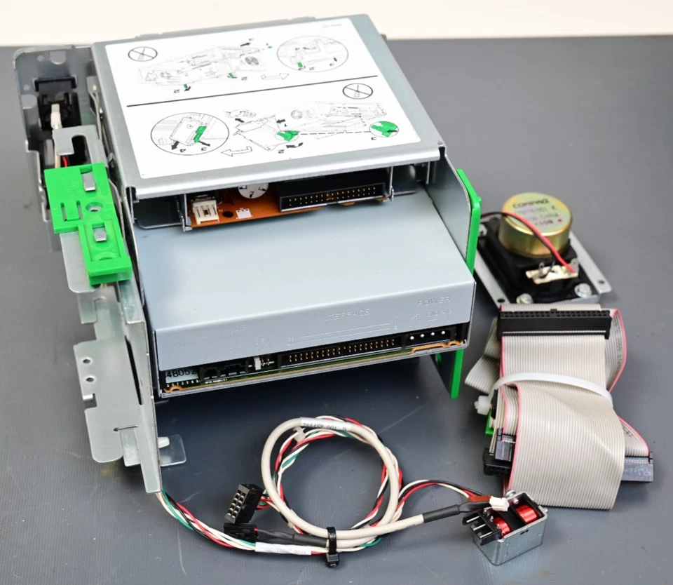 Vintage Compaq Deskpro Floppy/CD-ROM Unit w/ Cables Solenoid Speaker ~1999/2000 - Image 4 of 4