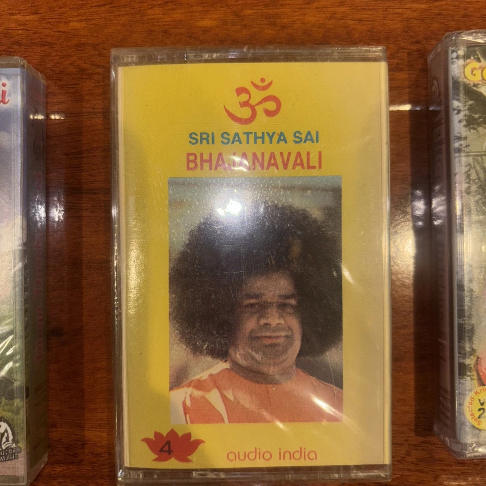 BRAND NEW Sri Sathya Sai Bhajans Cassettes 8 India Living God FREE SHIPPING - Image 4 of 4
