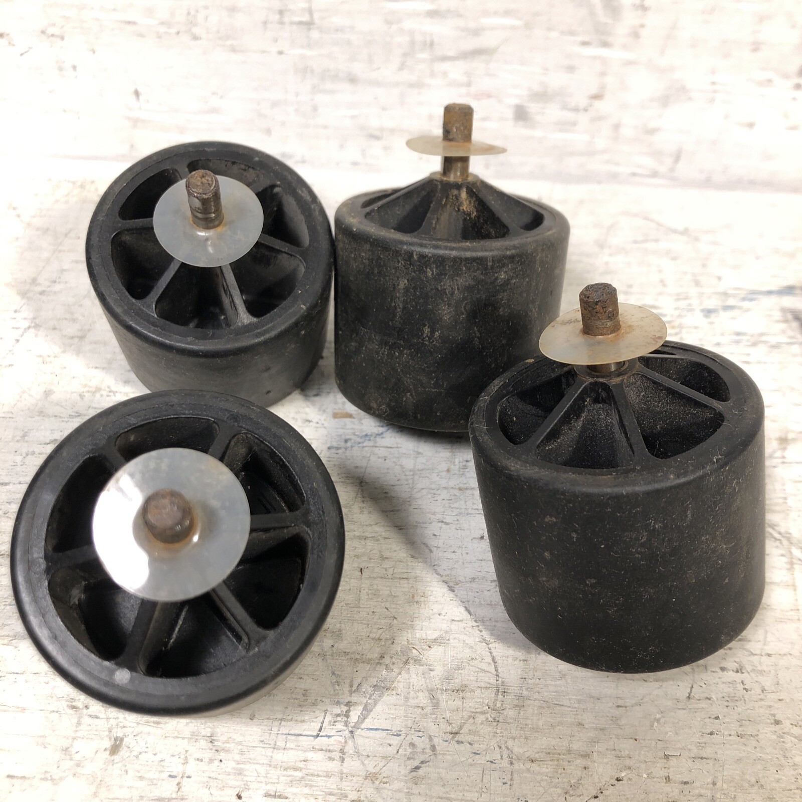 Nordic Track Ski Machine 4 OEM Replacement Idle Rollers W/Axle & Keepers