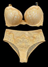 Victorias Secret Dream Angels Set Push up Bra  Mid-Rise Cheeky Panty Apricot