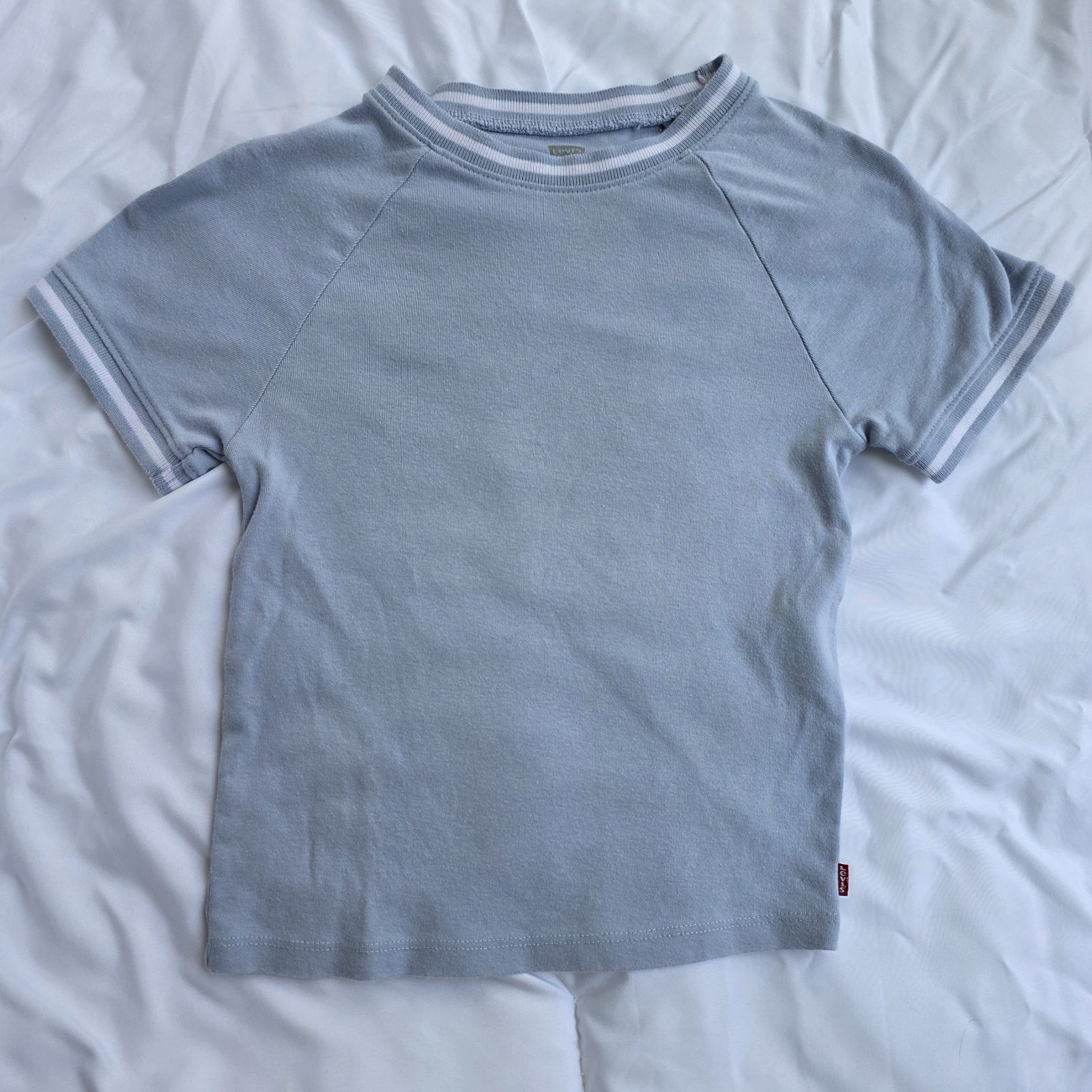 Camiseta Top Levi’s Mujer’s Bebé Manga Corta Azul Pequeña Blanca Borde Deportiva