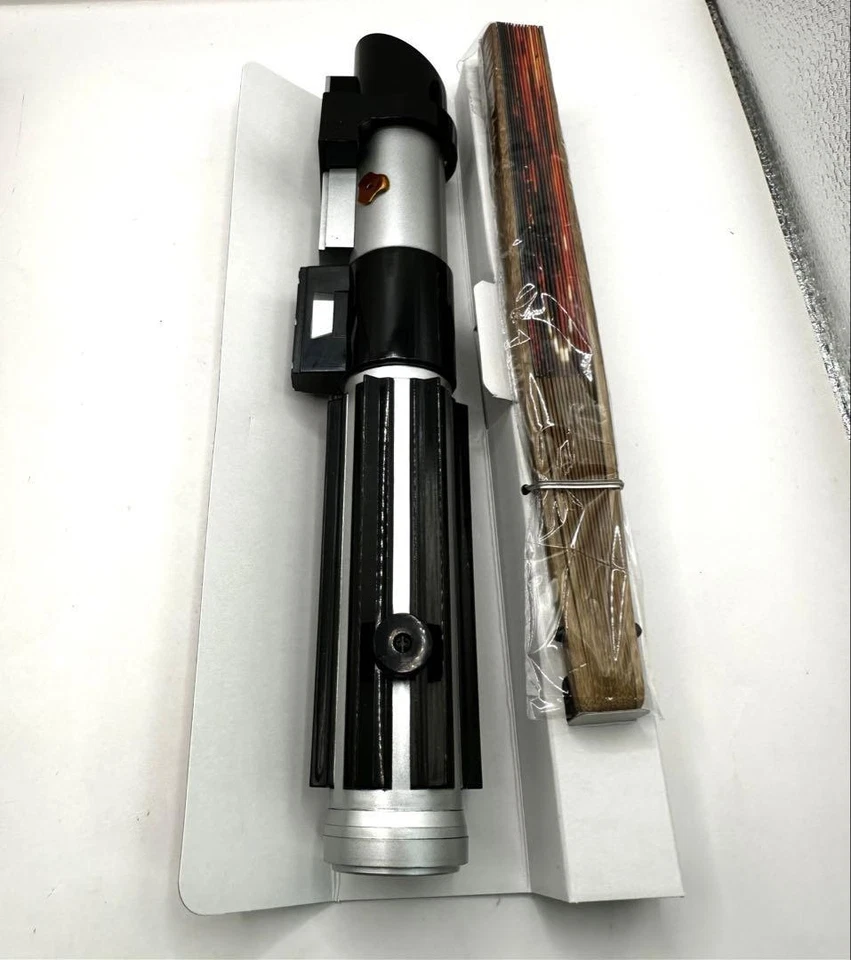 Star Wars Darth Vader Lichtschwert Etui unbenutzt Sammlerstück Neuheit... - Bild 4 von 4