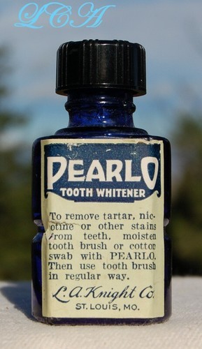 Small old TOOTH WHITENER bottle deep COBALT BLUE color PEARLO from ST. LOUIS