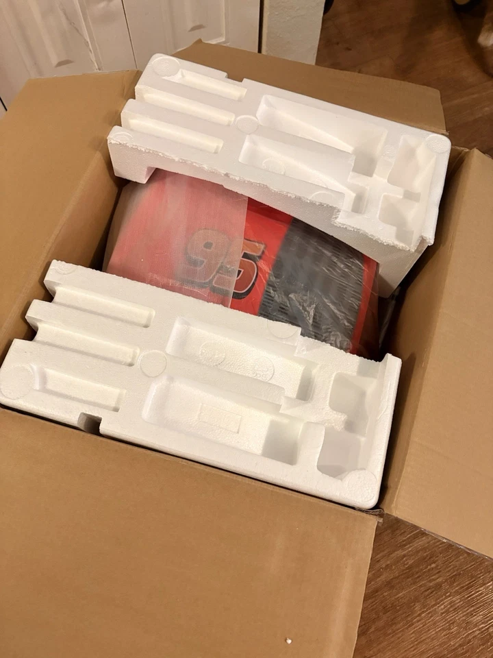 Disney Cars Lightning McQueen DT1355-CAR TV ***NIB*** Tested! Works! *READ* - Image 4 of 4