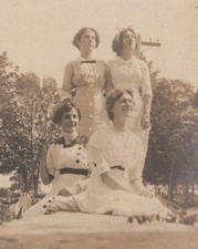 1910s Group of Pretty Women Friends Smiling Portrait Fashion Pose White Dresses 