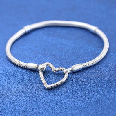 Genuine PANDORA Moments Heart Closure 