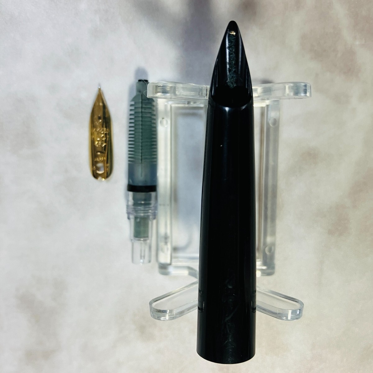 Vintage Pilot Elite 14K-585 F-Nib 1976 Japan Fountain Pen Used