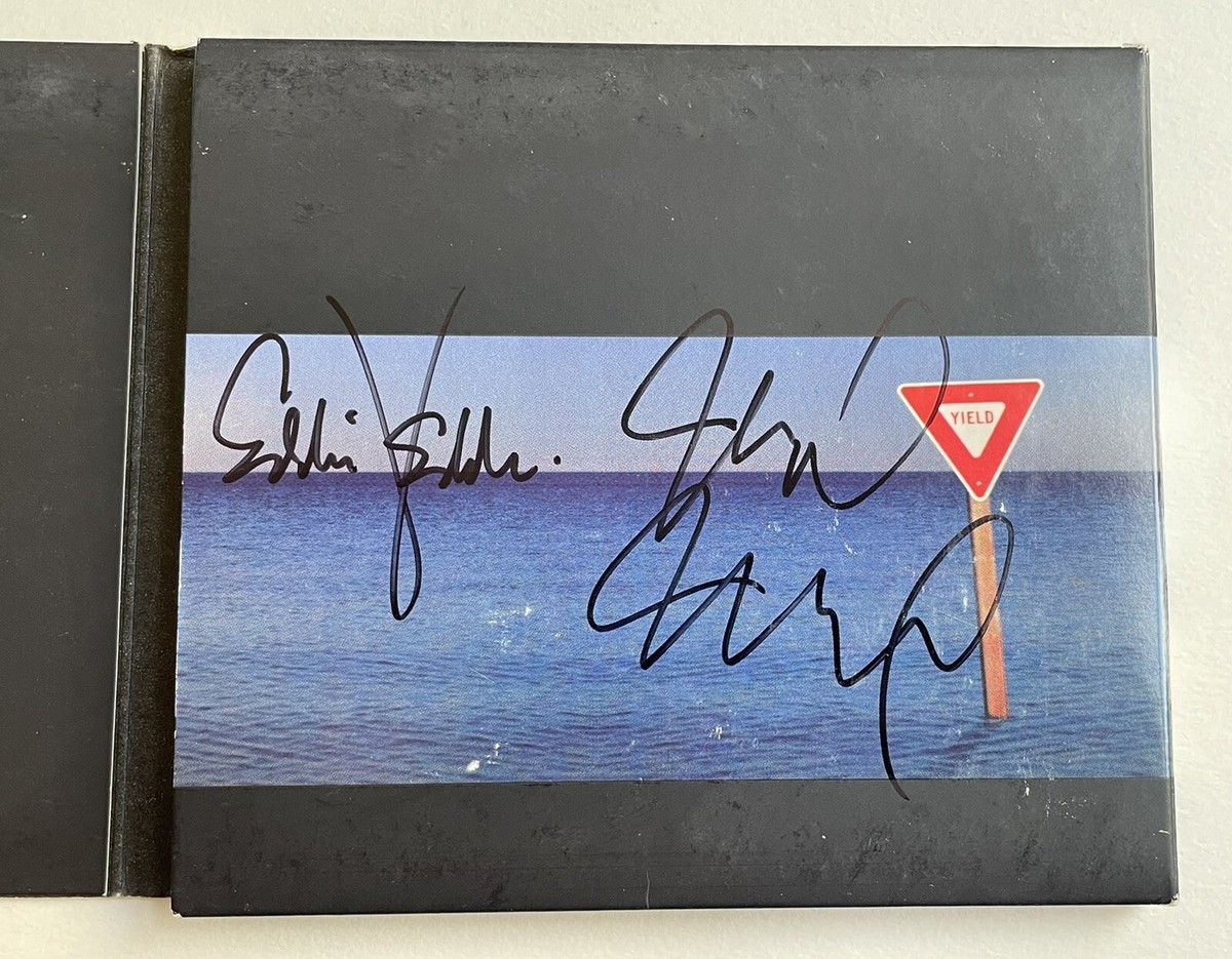 Eddie Vedder & Mike McCready Pearl Jam SIGNED Autographed Yield CD