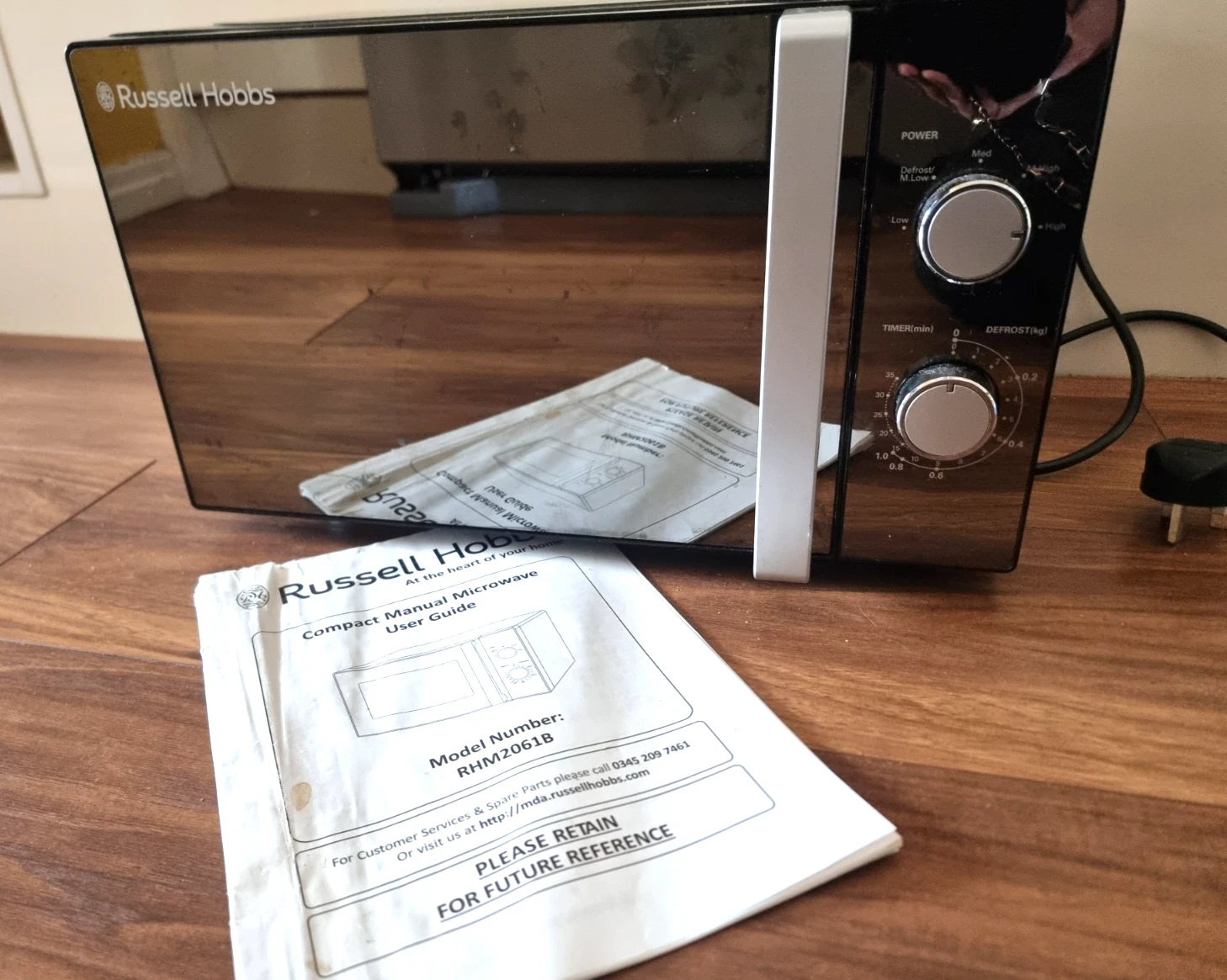 Russell Hobbs 800W Standard Microwave – Black RHM2061B with instruction book
Opens in a new window o